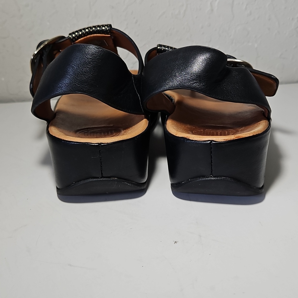Fitflop All Leather Black With Gold Accents, Size 7 - Picture 6 of 12